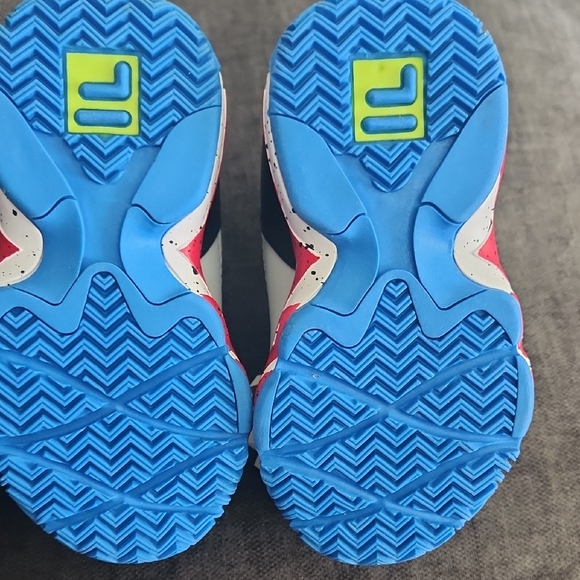 Fila Black and Blue Sneakers Modern Athletic Design - Picture 4 of 6